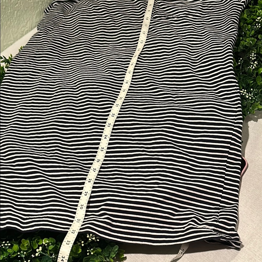 GAP Black and White Casual Raglan Mini Dress - Picture 8 of 9